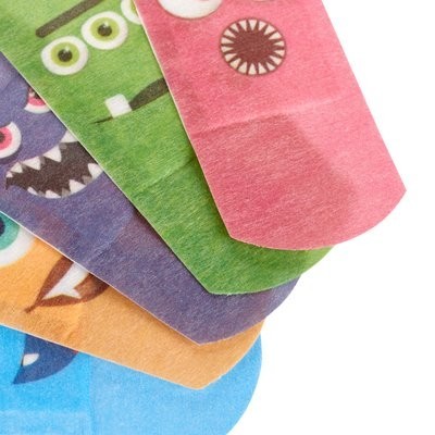 Comprar 3M NEXCARE ACTIVE HAPPY KIDS APOSITO ADHESIVO MONSTERS 10 U 25 MM X 72 MM + 10 U 19 MM X 72 MM al mejor precio en NuestraFarma, tu farmacia online